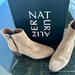 Suede boots